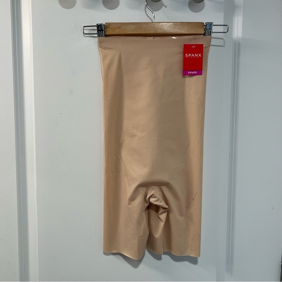 Spanx Thinstincts High Waisted Mid-Thigh Short Nude Size Small - Picture 10 of 11